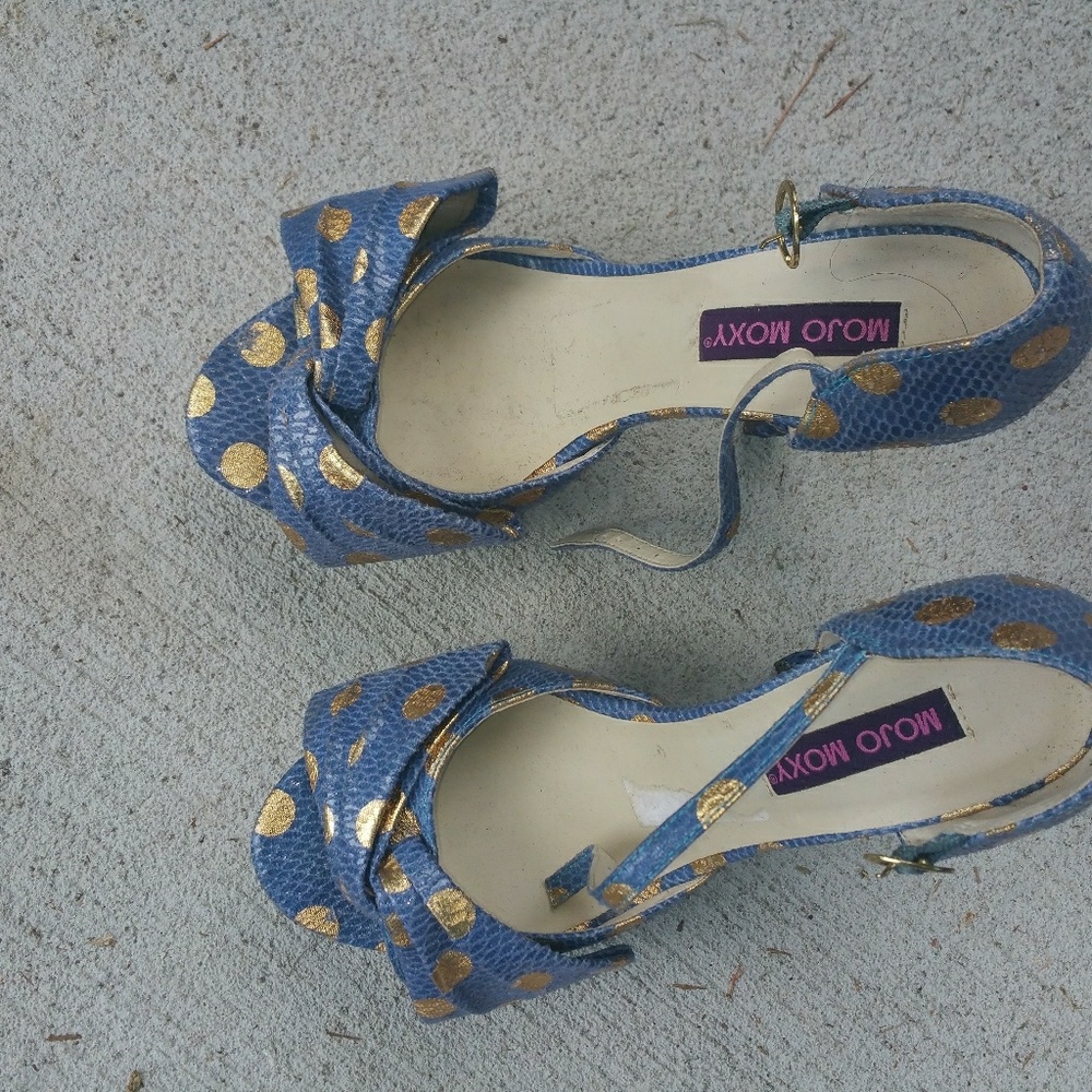shoes - Picture 5 of 8